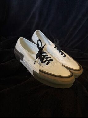 Vans White Canvas Low-Top Rearrange